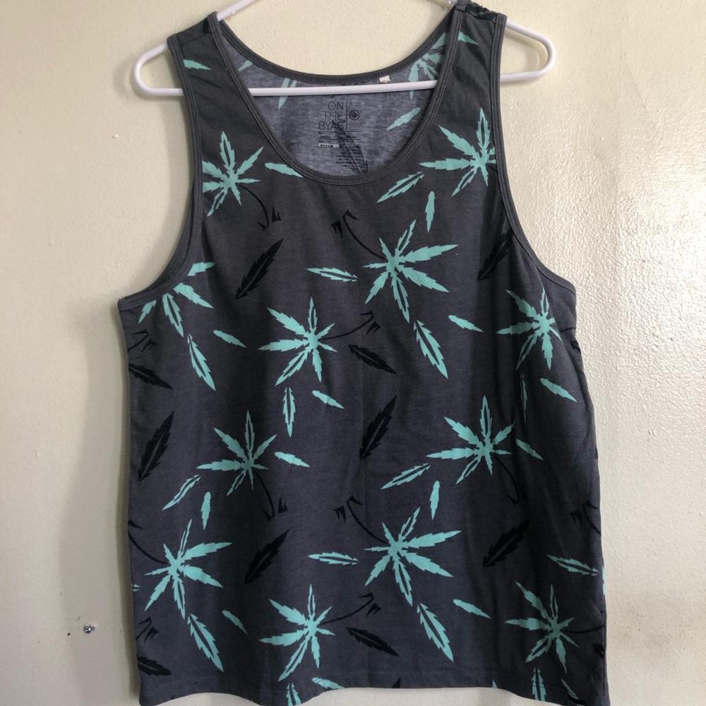🌵 3/$20 Pacsun weed print tank top .